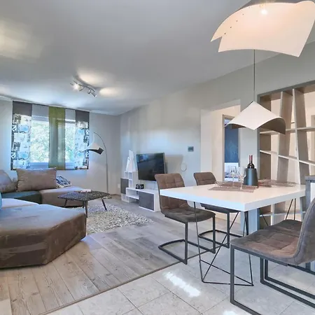 Modern Oasis Apartment Pula Exterior photo